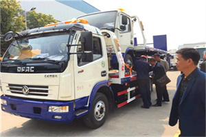 居巢汽车道路救援拖车价格